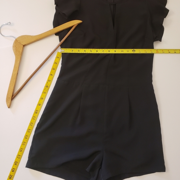 Black Collective Concepts Tank Top Romper with Ruffle Shoulders Size S - Picture 4 of 5